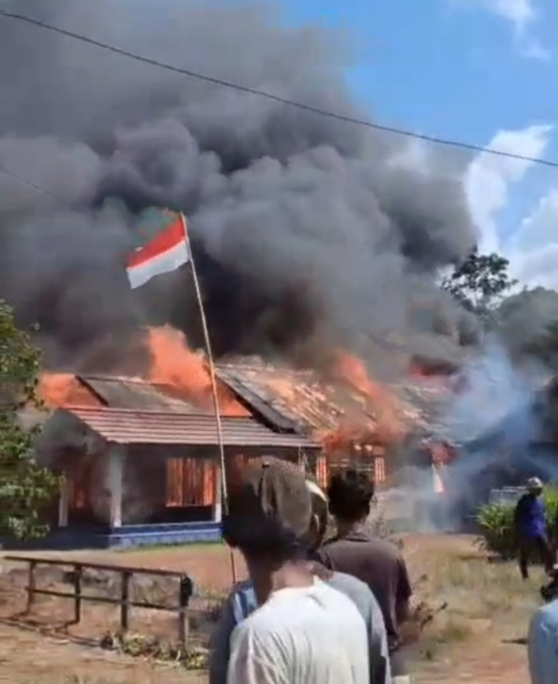 Rumah Mantan Kades Pandansari Ludes Terbakar, Cuma Motor yang Sempat Diselamatkan