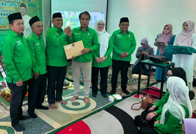 H Uli Teeima SK Pengurusan Pada Momen Harlah ke-28 PKB Kalsel,  Struktur Partai Dikebut hingga Tingkat Ranting