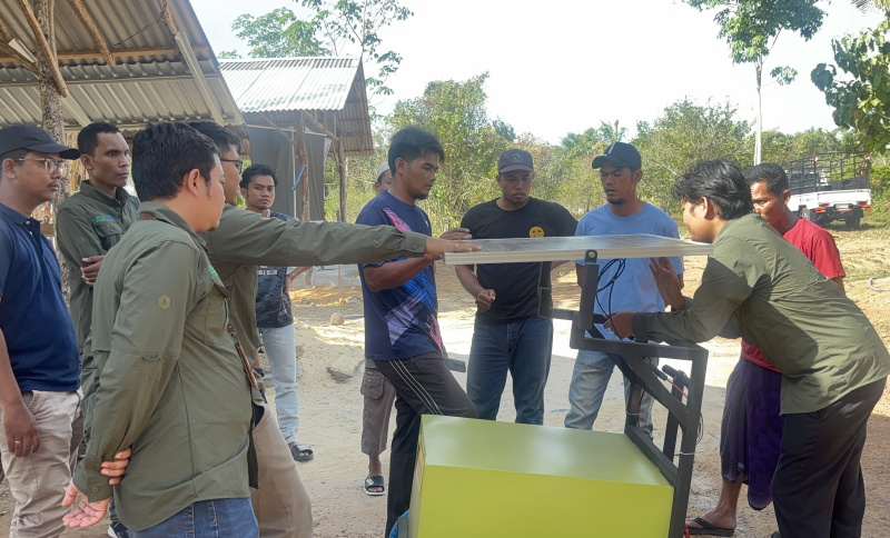 Politala Terapkan Smart Electric Fence untuk Dorong Integrasi Sapi–Sawit yang Lebih Aman dan Efisien