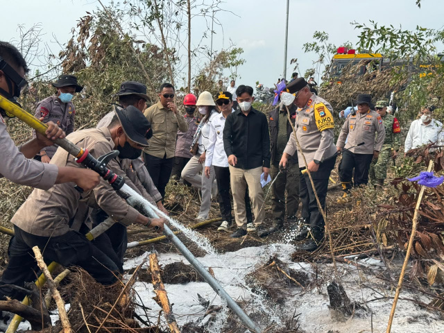 Karhutla Kalsel Tembus 20 Ribu Hektare, 1.700 Personel Disiagakan dan TMC Dimaksimalkan