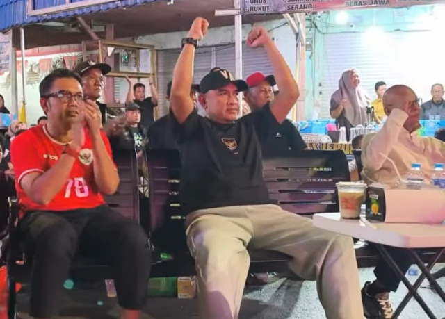Nobar Final ASEAN Cup 2026, Taman 0 Km Pelaihari Dipadati Warga Bersama Bupati H Rahmat