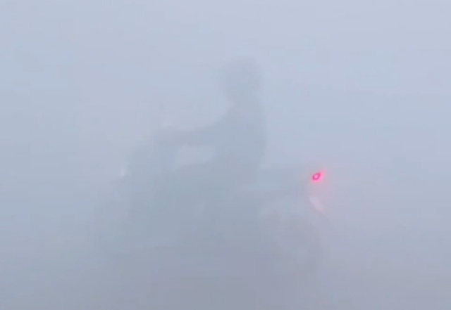 Kabut Asap di Jalur Pelaihari–Banjarmasin Makin Pekat, Jarak Pandang Sempat 1 Meter. Mobil Merayap