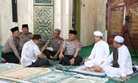 Jumat Keliling di Masjid Agung Syuhada, Kapolres Tala AKBP Ricky Buka Ruang Aspirasi Warga