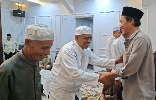 Haulan Almarhum Orang Tua Wabup HM Zazuli, Suasana Takziah Berbalut Keakraban
