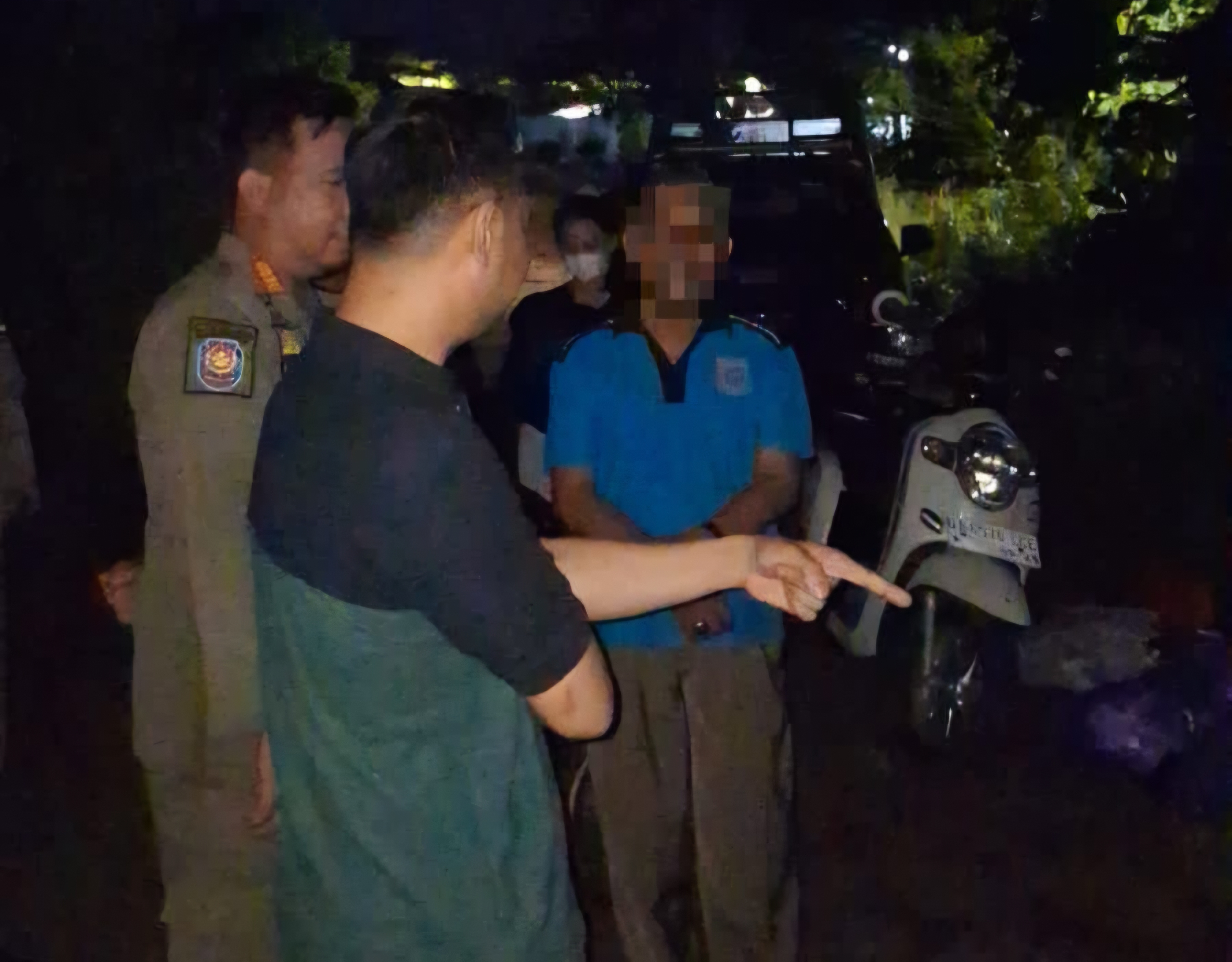 Menyamar dan Bersembunyi di Semak, Satpol PPDK Tala Pergoki dan Amankan Pembuang Sampah Liar
