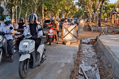 Pedestrian Jalan Ahmad Syairani Mulai Terbentuk, Warga Diminta Waspadai Arus Lalu Lintas