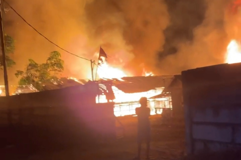 Siang Api Membara di Belukar, Malamnya Kandang Ayam di Kait-Kait Terbakar yang Lumat